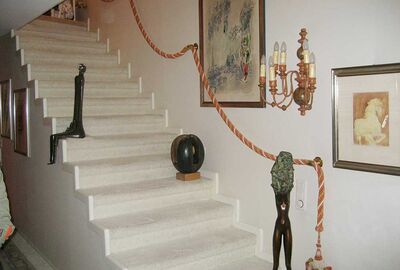 Keinerlei Halt an der Treppe - Handlauf ist ein Muss